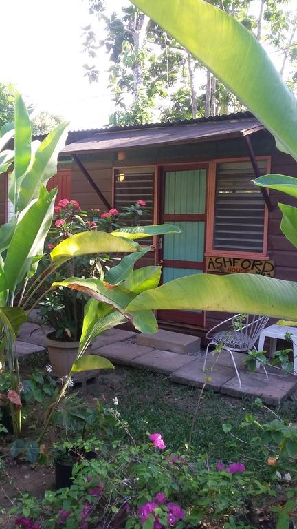 Secret Cabins At Firefly Beach Cottage Негрил Экстерьер фото